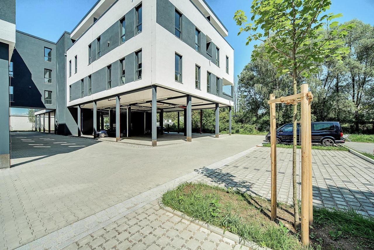 Bright: Rosenheim Aicherpark Exterior photo